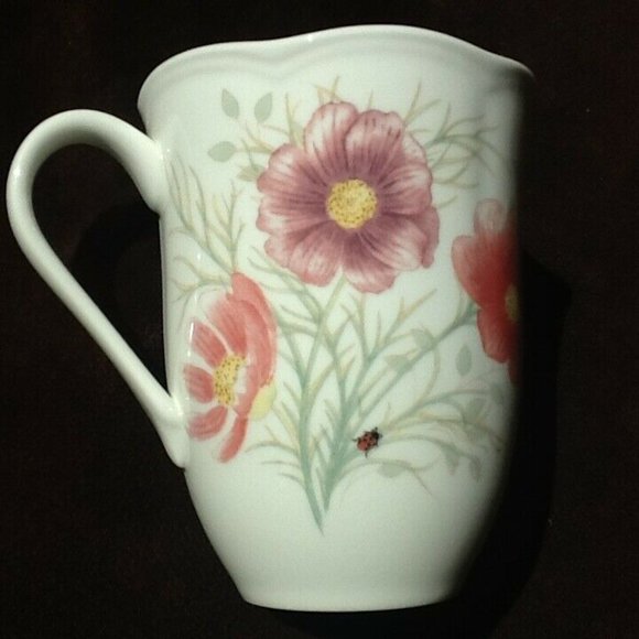 2 new Lenox Butterfly Meadow 12-oz Porcelain Mugs .. each features a Hummingbird - Picture 5 of 7